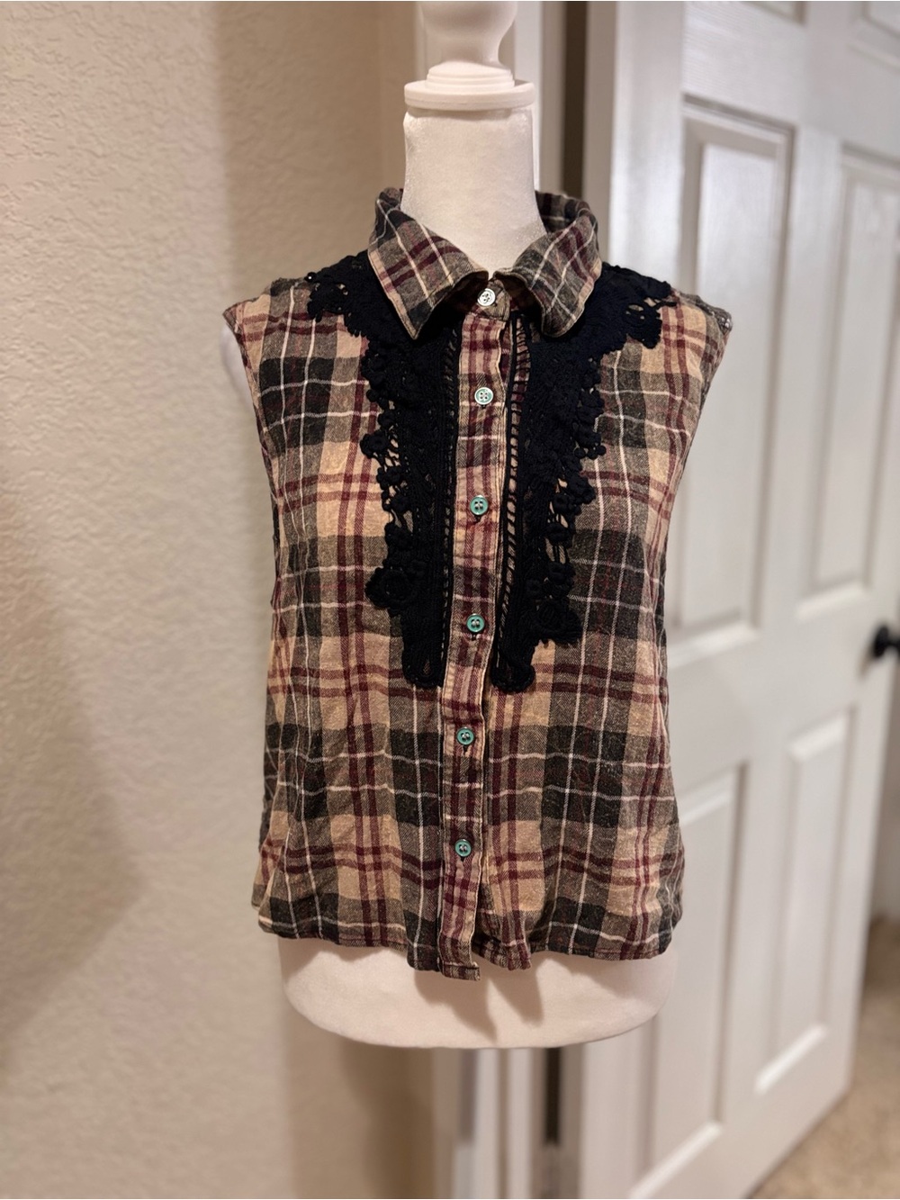 gimmicks by BKE Plaid Sleeveless Button-Up Top with Black Lace Trim.